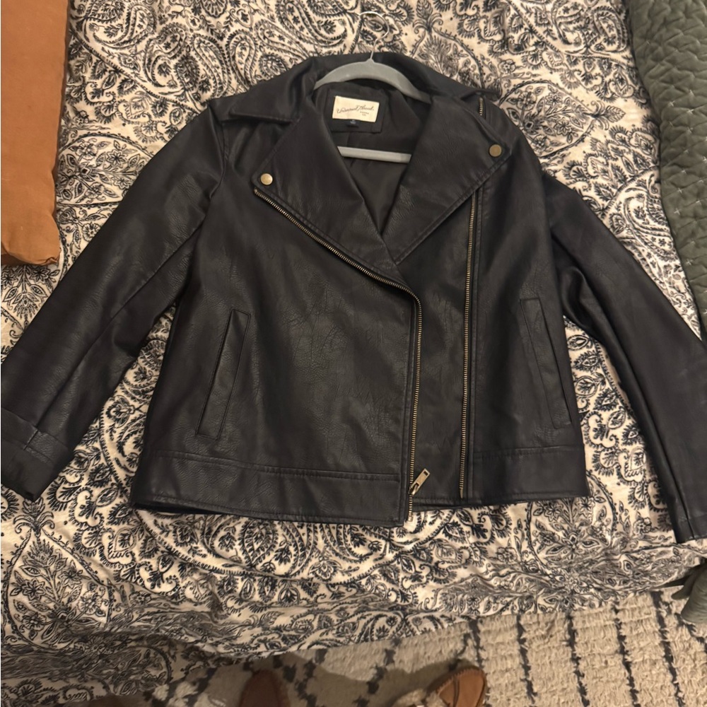 Universal Thread pleather moto jacket with black hardware (New)
